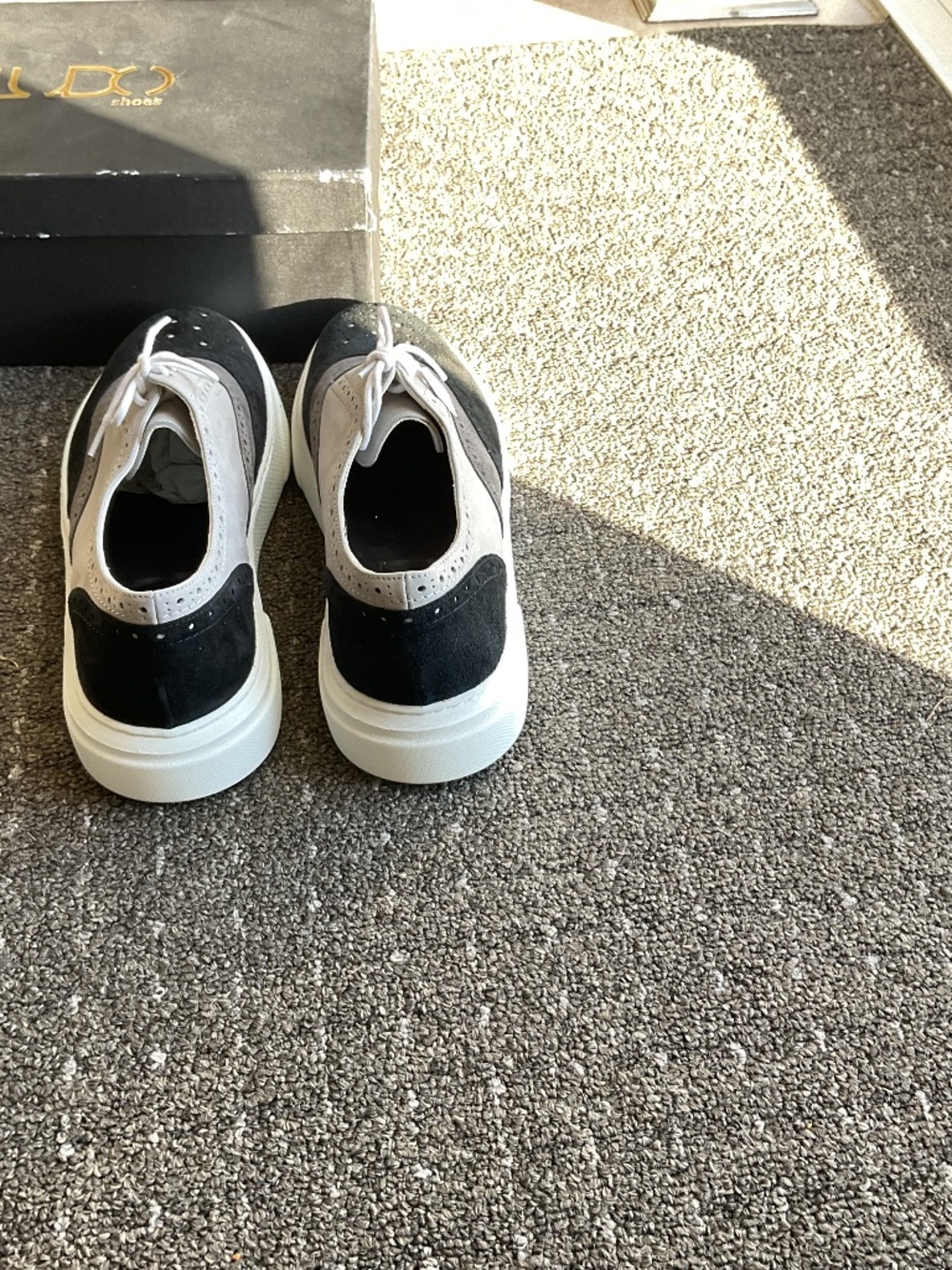 Shoes size 10 US
